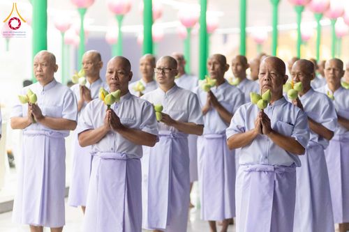 ภาพ No.298023:วันเสาร์ที่ 17 มกราคม พ.ศ. 2569 พิธีบรรพชาอุปสมบท โครงการอุปสมบทหมู่ บูชาธรรมครบ 117 ปี คุณยายอาจารย์มหารัตนอุบาสิกาจันทร์ ขนนกยูง  ณ อุโบสถพระไตรปิฎก วัดพระธรรมกาย