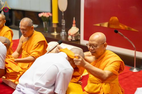 ภาพ No.321361:วันเสาร์ที่ 11 เมษายน พ.ศ.2569 พิธีขอบรรพชา พิธีขอสรณคมณ์และศีล, พิธีถวายบาตร พิธีอุปสมบท โครงการอุปสมบทหมู่ บูชาธรรมหลวงพ่อธัมมชโย พ.ศ.2569 โครงการอุปสมบทหมู่ธรรมทายาท ระดับอุดมศึกษา รุ่น 53 (ภาคฤดูร้อน) ณ วัดพระธรรมกาย ปทุมธานี