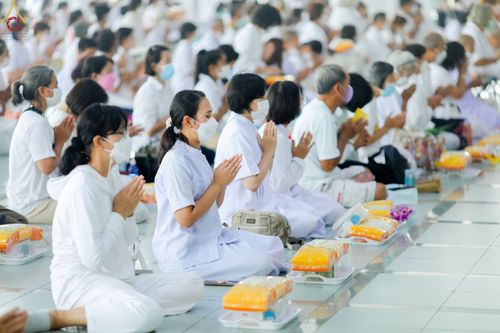 ภาพ No.75434:พิธีสวดพระพุทธมนต์และถวายภัตตาหารเป็นสังฆทาน เนื่องในวันมหาปูชนียาจารย์ วันที่ 3 กุมภาพันธ์ พ.ศ. 2565 ณ วัดพระธรรมกาย อ.คลองหลวง จ.ปทุมธานี
