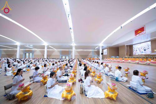 ภาพ No.313601:วันอาทิตย์ที่ 15 มีนาคม พ.ศ. 2569 พิธีร่วมบุญบรรพชาสามเณร 5000 รูป ณ ห้องแก้วสารพัดนึก 2 สภาธรรมกายสากล วัดพระธรรมกาย