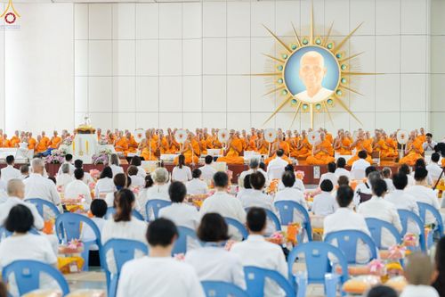 ภาพ No.348189:วันที่ 10 กันยายน พ.ศ.2569 พิธีสวดพระพุทธมนต์ และถวายภัตตาหารเป็นสังฆทาน เนื่องในวันครบ 26 ปี วันคล้ายละสังขาร คุณยายอาจารย์มหารัตนอุบาสิกาจันทร์ ขนนกยูง ณ หอฉันคุณยายอาจารย์ฯ วัดพระธรรมกาย