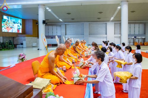 ภาพ No.90887:พิธีบำเพ็ญกุศลสวดพระอภิธรรม  อุบาสกถาวร พรหมถาวร (อุบาสกผู้ปั้นพระ) คืนที่ 5 วันพุธที่ 18 ตุลาคม พ.ศ. 2566 ณ ห้องแก้วสารพัดนึก 1 สภาธรรมกายสากล วัดพระธรรมกาย จ.ปทุมธานี