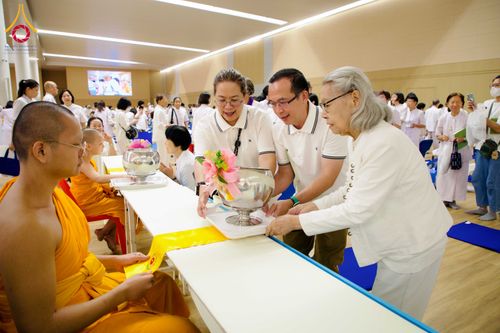 ภาพ No.310740:วันอาทิตย์ที่ 22 กุมภาพันธ์ พ.ศ. 2569 พิธีถวายโคมมาฆประทีป ณ ห้องแก้วสารพัดนึก 2 วัดพระธรรมกาย จ.ปทุมธานี