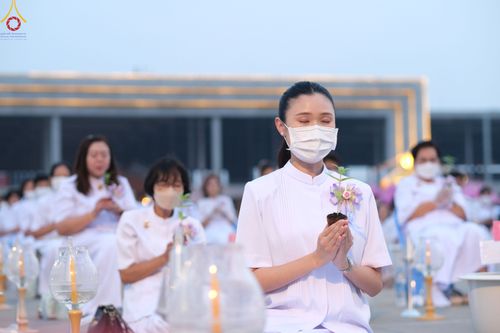 ภาพ No.90161:พิธีปลูกทรัพย์บานชื่น  เนื่องใน 139 ปี วันคล้ายวันเกิดด้วยรูปกายเนื้อ พระมงคลเทพมุนี (สด จนฺทสโร) พระผู้ปราบมาร วันอังคารที่ 10 ตุลาคม พ.ศ. 2566 ณ วัดพระธรรมกาย จ.ปทุมธานี