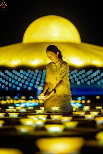ภาพ No.345864:วันพฤหัสบดีที่ 27 สิงหาคม พ.ศ.2569 พิธีฉลองชัยสวดมนต์บทธัมมจักกัปปวัตตนสูตร 8,657,585,858 จบ ณ มหารัตนวิหารคด วัดพระธรรมกาย
