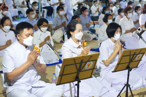 ภาพ No.70346:พิธีถวายภัตตาหารเป็นสังฆทาน แด่คณะพระธรรมยาตราฯ ในโครงการธรรมยาตราฯ ปีที่ 11 ณ อนุสรณ์สถานคลองบางนางแท่น อ.สามพราน จ.นครปฐม วันที่ 12 มกราคม พ.ศ. 2566