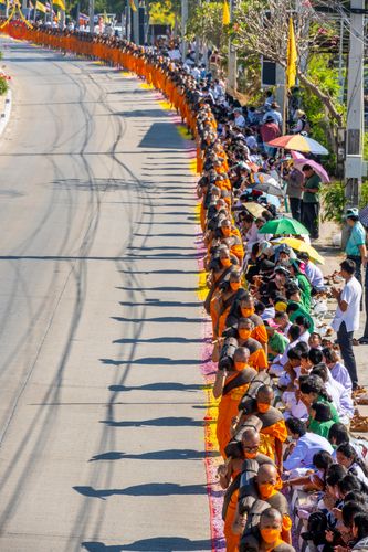 ภาพ No.105619:พิธีต้อนรับพระธรรมยาตรา ในโครงการธรรมยาตรากตัญญูบูชา มหาปูชนียาจารย์ พระมงคลเทพมุนี(สด จนฺทสโร) พระผู้ปราบมาร อนุสรณ์สถาน 7 แห่ง ปีที่ 12 วันที่ 3 มกราคม พ.ศ. 2567 ณ อนุสรณ์สถานโลตัสแลนด์ จ.สุพรรณบุรี