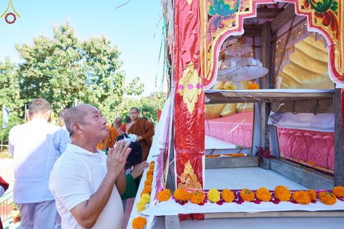 ภาพ No.65701:พิธีถวายพระบรมสารีริกธาตุ เพื่อประดิษฐาน ณ พระพุทธรูปปางไสยยาสน์ ที่ยาวที่สุดในบังกลาเทศ  วันที่ 22 พฤศจิกายน พ.ศ. 2565