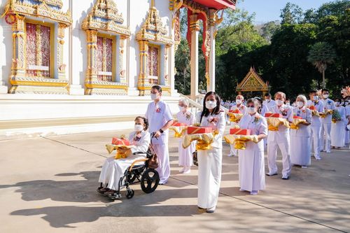ภาพ No.71632:พระธรรมยาตรา ปฏิบัติศาสนกิจ ทำนุบำรุงศาสนสถาน, สวดธรรมจักร ,ปฏิบัติธรรม ร่วมกับชุมชน,นักเรียนเด็กดีวีสตาร์ และร่วมพิธีทอดผ้าป่าบำรุงศาสนสถาน ในโครงการธรรมยาตรากตัญญูบูชา มหาปูชนียาจารย์ พระมงคลเทพมุนี(สด จนฺทสโร) พระผู้ปราบมาร อนุสรณ์สถาน 7 แห่ง ปีที่ 11