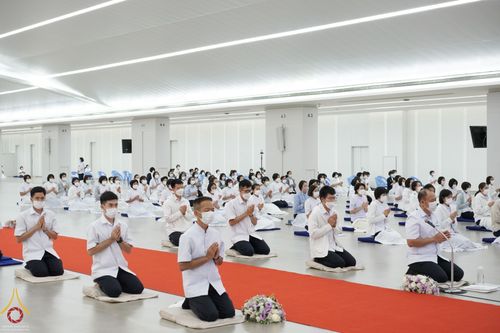 ภาพ No.67559:คณะสงฆ์วัดพระธรรมกาย และศูนย์ส่งเสริมทั่วโลกเจริญพระพุทธมนต์ และปฏิบัติธรรมเจริญสมาธิภาวนาเพื่อถวายพระพรชัยมงคลแด่ สมเด็จพระเจ้าลูกเธอ เจ้าฟ้าพัชรกิติยาภา นเรนทิราเทพยวดี กรมหลวงราชสาริณีสิรพัชร มหาวัชรราธิดา