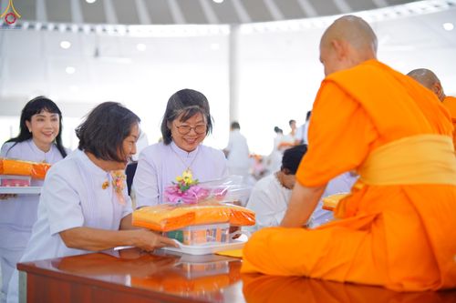 ภาพ No.317617:วันพฤหัสบดีที่ 2 เมษายน พ.ศ.2569 พิธีบุพเปตพลี ครั้งที่ 180 ณ หอฉันคุณยายอาจารย์ฯ วัดพระธรรมกาย