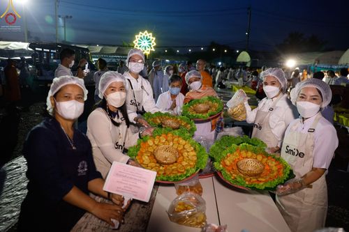 ภาพ No.73732:พิธีถวายภัตตาหารเป็นสังฆทาน แด่คณะพระธรรมยาตราฯ ในโครงการธรรมยาตรากตัญญูบูชา มหาปูชนียาจารย์ พระมงคลเทพมุนี(สด จนฺทสโร) พระผู้ปราบมาร อนุสรณ์สถาน 7 แห่ง ปีที่ 11 วันที่ 22 มกราคม พ.ศ. 2566