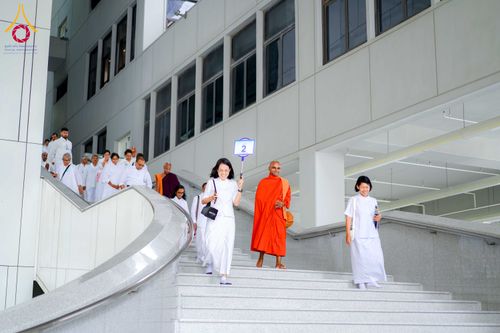 ภาพ No.342401:วันที่ 31 กรกฎาคม พ.ศ. 2569  ต้อนรับคณะแสวงบุญชาวศรีลังกา 31 ท่าน เยี่ยมชมวัดพระธรรมกาย