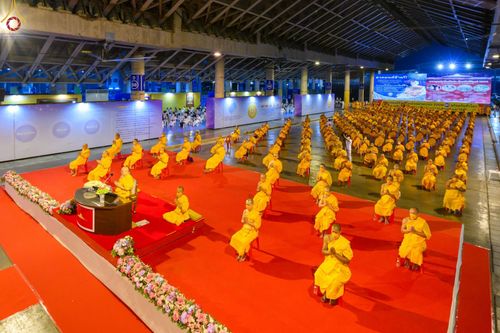 ภาพ No.68592:พิธีสวดมนต์ข้ามปี วันที่ 31 ธันวาคม พ.ศ. 2565 ณ มหารัตนวิหารคด วัดพระธรรมกาย จ.ปทุมธานี