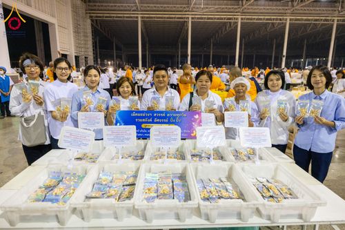 ภาพ No.121144:พิธีถวายภัตตาหารเป็นสังฆทาน แด่คณะพระธรรมยาตราฯ ในโครงการธรรมยาตรากตัญญูบูชา มหาปูชนียาจารย์ พระมงคลเทพมุนี(สด จนฺทสโร) พระผู้ปราบมาร อนุสรณ์สถาน 7 แห่ง ปีที่ 12 วันที่ 30 มกราคม พ.ศ. 2567 ณ สภาธรรมกายสากล วัดพระธรรมกาย