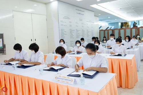 ภาพ No.67830:คณะอุบาสก อุบาสิกา วัดพระธรรมกาย และมูลนิธิธรรมกาย ลงนามถวายพระพร สมเด็จพระเจ้าลูกเธอ เจ้าฟ้าพัชรกิติยาภา นเรนทิราเทพยวดี กรมหลวงราชสาริณีสิริพัชร มหาวัชรราชธิดา