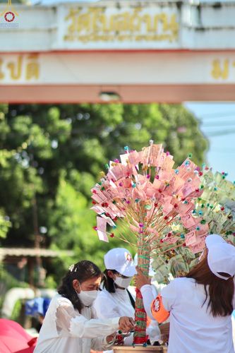 ภาพ No.72221:พิธีต้อนรับพระธรรมยาตรา ในโครงการธรรมยาตรากตัญญูบูชา มหาปูชนียาจารย์ พระมงคลเทพมุนี(สด จนฺทสโร) พระผู้ปราบมาร อนุสรณ์สถาน 7 แห่ง ปีที่ 11 วันที่ 18 มกราคม พ.ศ. 2566 ณ อนุสรณ์สถานลำดับที่ 4 สถานที่เกิดด้วยกายธรรม วัดโบสถ์ (บน) บางคูเวียง อ.บางกรวย จ.นนทบุ