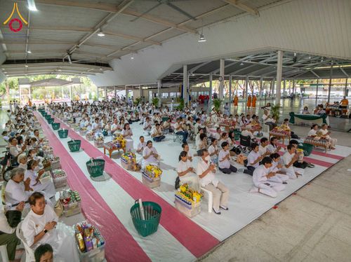 ภาพ No.322902:วันอาทิตย์ที่ 19 เมษายน พ.ศ. 2569 ตักบาตรฉลองพระใหม่ โครงการบรรพชาและอุปสมบทหมู่ รุ่นบูชาธรรม 82 ปี หลวงพ่อธัมมชโย ณ อาคารโถงช้าง สำนักงานใหญ่