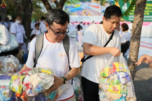 ภาพ No.297748:วันที่ 18 มกราคม พ.ศ. 2569 พิธีตักบาตรพระธรรมยาตรา ณ วัดโบสถ์บน ต.บางคูเวียง จ.นนทบุรี อนุสรณ์สถานลำดับที่ 4 สถานที่เกิดด้วยกายธรรม ในโครงการธรรมยาตรา กตัญญูบูชา มหาปูชนียาจารย์ พระมงคลเทพมุนี(สด จนฺทสโร) พระผู้ปราบมาร อนุสรณ์สถาน 7 แห่ง ปีที่ 14
