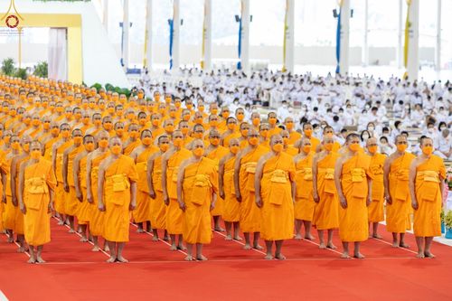 ภาพ No.65378:พิธีรับมอบต้นสมบัติจักรพรรดิ เพื่องานเผยแผ่พระพุทธศาสนาวิชชาธรรมกายไปทั่วโลก แด่ศูนย์ส่งเสริมศีลธรรมทั่วโลก 221 แห่ง ในวันอาทิตย์ต้นเดือนที่ 4 ธันวาคม พ.ศ. 2565 ณ วัดพระธรรมกาย จ.ปทุมธานี