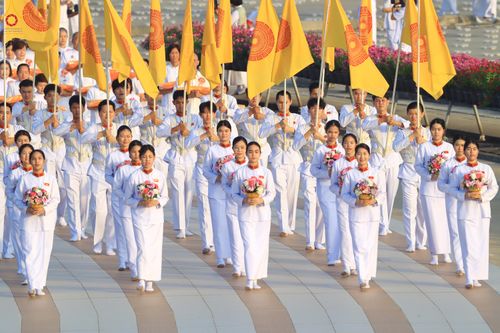 ภาพ No.330379:วันวิสาขบูชา อาทิตย์ที่ 31 พฤษภาคม พ.ศ.2569 พิธีเวียนประทักษิณ และพิธีวันทาเจดีย์ ณ พระมหาธรรมกายเจดีย์ วัดพระธรรมกาย จังหวัดปทุมธานี