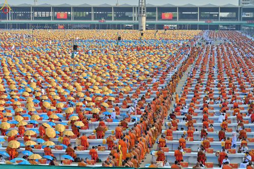 ภาพ No.324913:วันที่ 22 เมษายน พ.ศ.2569 (วันคุ้มครองโลก) พิธีถวายมหาสังฆทาน 40,000 กว่าวัดทั่วประเทศ (ชุดที่ 2) ณ ลานธรรม พระมหาธรรมกายเจดีย์ วัดพระธรรมกาย