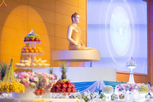 ภาพ No.337790:วันอาทิตย์ต้นเดือน 5 กรกฎาคม พ.ศ.2569 พิธีบูชาข้าวพระ ณ สภาธรรมกายสากล วัดพระธรรมกาย