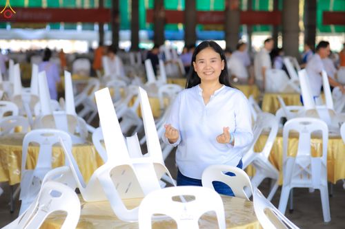 ภาพ No.322687:วันที่ 15-18 เมษายน พ.ศ.2569 การเเตรียมโต๊ะฉัน , เตรียมจุดพักค้าง , เรียงเก้าอี้ , เรียงกล่องไทยธรรม  เพื่องานถวายมหาสังฆทาน 40,000 กว่าวัดทั่วประเทศ วันคุ้มครองโลก 22 เมษายน พ.ศ.2569 วัดพระธรรมกาย