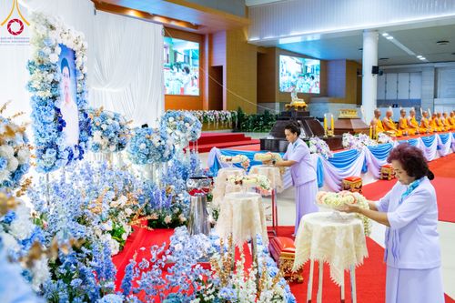 ภาพ No.90818:พิธีบำเพ็ญกุศลสวดพระอภิธรรม  อุบาสกถาวร พรหมถาวร (อุบาสกผู้ปั้นพระ) คืนที่ 4 วันอังคารที่ 17 ตุลาคม พ.ศ. 2566 ณ ห้องแก้วสารพัดนึก 1 สภาธรรมกายสากล วัดพระธรรมกาย จ.ปทุมธานี