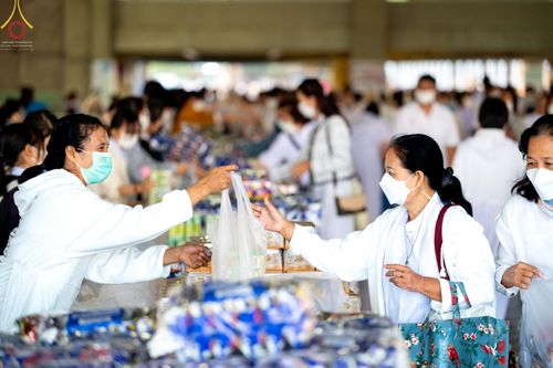 ภาพ No.68658:พิธีตักบาตรฉลองพระใหม่ วันที่ 1 มกราคม พ.ศ. 2566 ณ วัดพระธรรมกาย จ.ปทุมธานี