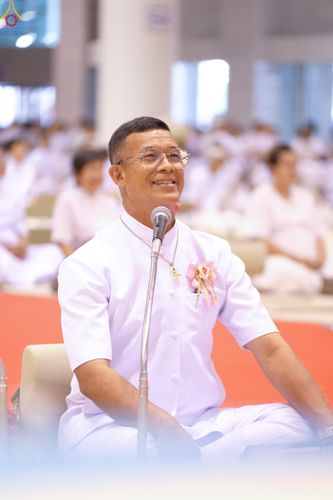 ภาพ No.311627:วันอาทิตย์ต้นเดือนที่ 1 มีนาคม พ.ศ.2569 สัมมนาพิเศษ พิธีมอบรูปหล่อโลหะหลวงปู่วัดปากน้ำ พระมงคลเทพมุนี พิธีมุทิตาสักการะในโอกาสพระครูปลัดรัตนวีรวัฒน์(รังสฤษดิ์ อิทธิจินฺตโก) เจ้าอาวาสวัดพระธรรมกาย  ดำรงตำแหน่งเป็น “ที่ปรึกษาเจ้าคณะจังหวัดปทุมธานี”  ณ ห้อง