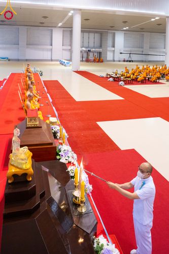 ภาพ No.90983:พิธีบำเพ็ญกุศลสวดพระอภิธรรม  อุบาสกถาวร พรหมถาวร (อุบาสกผู้ปั้นพระ) คืนที่ 6 วันพฤหัสบดีที่ 19 ตุลาคม พ.ศ. 2566 ณ ห้องแก้วสารพัดนึก 1 สภาธรรมกายสากล วัดพระธรรมกาย จ.ปทุมธานี