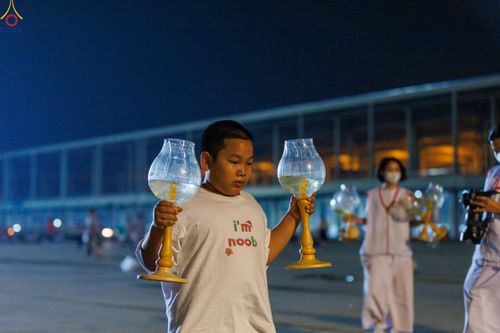 ภาพ No.308156:วันที่ 31 มกราคม พ.ศ. 2569 พิธีจุดประทีปธรรมถวายเป็นพุทธบูชา  และบูชาธรรมมหาปูชนียาจารย์ (ภาพชุดที่ 3) ณ วัดพระธรรมกาย ปทุมธานี ในโครงการธรรมยาตรา กตัญญูบูชา มหาปูชนียาจารย์ พระมงคลเทพมุนี(สด จนฺทสโร) พระผู้ปราบมาร อนุสรณ์สถาน 7 แห่ง ปีที่ 14