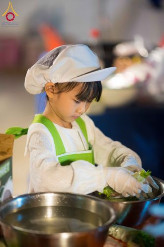 ภาพ No.303002:วันที่ 26 มกราคม พ.ศ. 2569 พิธีถวายภัตตาหารเป็นสังฆทาน แด่พระธรรมยาตรา ณ วัดพระธรรมกาย  จังหวัดปทุมธานี ในโครงการธรรมยาตรา กตัญญูบูชา มหาปูชนียาจารย์ พระมงคลเทพมุนี(สด จนฺทสโร) พระผู้ปราบมาร อนุสรณ์สถาน 7 แห่ง ปีที่ 14