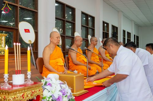 ภาพ No.315361:วันอังคารที่ 24 มีนาคม พ.ศ. 2569 พิธีบำเพ็ญกุศล คุณพ่อณรงค์ จินตมากุล  สิริอายุ 99 ปี 11 เดือน โยมบิดา พระครูปลัดรัตนวีรวัฒน์ (รังสฤษดิ์ อิทฺธิจินตโก) ที่ปรึกษาเจ้าคณะจังหวัดปทุมธานี เจ้าอาวาสวัดพระธรรมกาย  ณ ห้องปลูกศรัทธา 2 วัดพระธรรมกาย ปทุมธานี