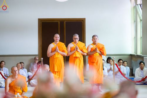 ภาพ No.83895:พิธีเวียนประทักษิณ,พิธีบรรพชาและพิธีอุปสมบทหมู่ ในโครงการอบรมพระธรรมทายาทในทวีปยุโรป  รุ่นที่ 9 วันอาทิตย์ที่ 16 กรกฎาคม พ.ศ. 2566 ณ วัดพระธรรมกายเบเนลักซ์  ประเทศเบลเยียม