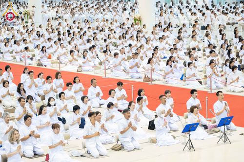 ภาพ No.287670:วันที่ 1 มกราคม พ.ศ. 2569 พิธีบูชาข้าวพระ ณ สภาธรรมกายสากล วัดพระธรรมกาย