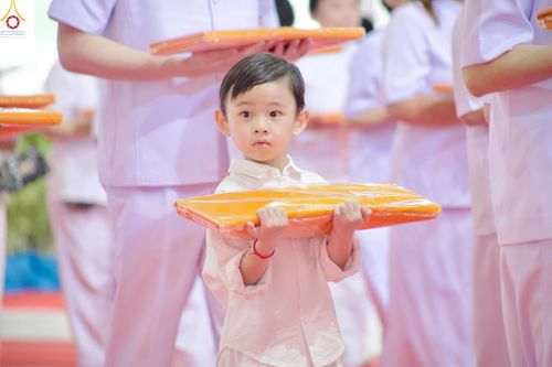 ภาพ No.345616:วันพฤหัสบดีที่ 27 สิงหาคม พ.ศ.2569 พิธีทอดผ้าป่าเพื่อถวายอุปกรณ์สื่อโสตทัศน์ อาคาร 82 ปี หลวงพ่อธัมมชโย พิธีทอดผ้าป่าสมทบกฐินวัดพระธรรมกาย และสมทบกฐิน 30,000 กว่าวัดทั่วไทย ครั้งที่ 1 ประจำปี พุทธศักราช 2569 ณ วัดพระธรรมกาย ปทุมธานี