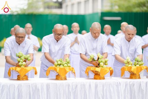 ภาพ No.286489:วันเสาร์ที่ 12 กรกฏาคม พ.ศ.2568 พิธีบรรพชาอุปสมบท  โครงการบรรพชาอุปสมบทหมู่ ธรรมทายาทนานาชาติ(ภาคภาษาจีน), โครงการบรรพชาสามเณร โรงเรียนนานาชาติ รุ่นที 14