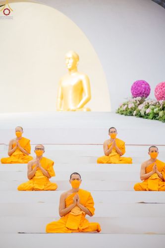 ภาพ No.65168:พิธีบูชาข้าวพระ และสาธุชนปฏิบัติธรรมร่วมกัน ในวันอาทิตย์ต้นเดือนที่ 4 ธันวาคม พ.ศ. 2565 ณ วัดพระธรรมกาย จ.ปทุมธานี