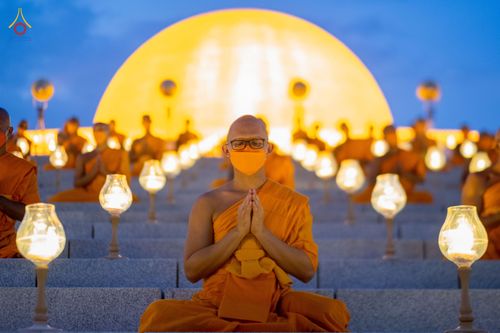 ภาพ No.81779:พิธีจุดวิสาขประทีปและเวียนประทักษิณ เนื่องในวันวิสาขบูชา วันเสาร์ที่ 3 มิถุนายน 2566 ณ ลานธรรมพระมหาธรรมกายเจดีย์ วัดพระธรรมกาย จ.ปทุมธานี