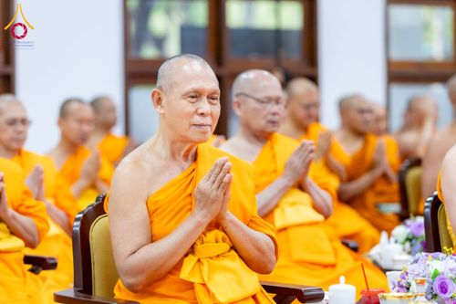 ภาพ No.316211:วันเสาร์ที่ 28 มีนาคม พ.ศ. 2569 พิธีบำเพ็ญกุศล คุณพ่อณรงค์ จินตมากุล  สิริอายุ 99 ปี 11 เดือน โยมบิดา พระครูปลัดรัตนวีรวัฒน์ (รังสฤษดิ์ อิทฺธิจินตโก) ที่ปรึกษาเจ้าคณะจังหวัดปทุมธานี เจ้าอาวาสวัดพระธรรมกาย  ณ ห้องปลูกศรัทธา 2 วัดพระธรรมกาย ปทุมธานี