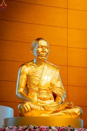 ภาพ No.89913:พิธีปฎิบัติธรรมและพิธีทอดผ้าป่าสมทบกฐินครั้งที่ 3 เนื่องใน 139 ปี วันคล้ายวันเกิดด้วยรูปกายเนื้อ พระมงคลเทพมุนี (สด จนฺทสโร) พระผู้ปราบมาร วันอังคารที่ 10 ตุลาคม พ.ศ. 2566 ณ วัดพระธรรมกาย จ.ปทุมธานี