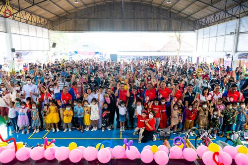 ภาพ No.71260:วัดพระธรรมกาย มูลนิธิธรรมกาย และคณะศิษยานุศิษย์ฯ ร่วมกับ อบต.คลองสาม และภาคีเครือข่ายฯ เปิดตัวสื่อนวัตกรรมพุทธประวัติผ่านแว่น VR สู่โลกเสมือนจริง - จัดแสดงนิทรรศการพลังความดี UG5 POWER เนื่องในงานวันเด็กแห่งชาติ ประจำปี พ.ศ.2566