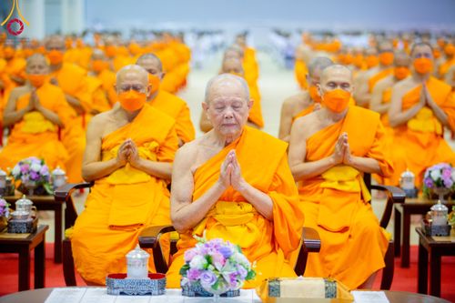 ภาพ No.91088:พิธีบำเพ็ญกุศลสวดพระอภิธรรม  อุบาสกถาวร พรหมถาวร (อุบาสกผู้ปั้นพระ) คืนสุดท้าย วันศุกร์ที่ 20 ตุลาคม พ.ศ. 2566 ณ ห้องแก้วสารพัดนึก 1 สภาธรรมกายสากล วัดพระธรรมกาย จ.ปทุมธานี