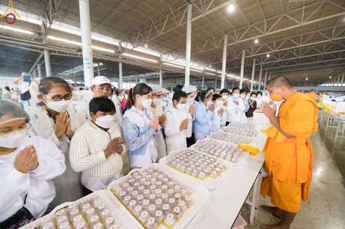 ภาพ No.75137:พิธีถวายภัตตาหารเป็นสังฆทาน แด่คณะพระธรรมยาตราฯ ในโครงการธรรมยาตรากตัญญูบูชา มหาปูชนียาจารย์ พระมงคลเทพมุนี(สด จนฺทสโร) พระผู้ปราบมาร อนุสรณ์สถาน 7 แห่ง ปีที่ 11 วันที่ 31 มกราคม พ.ศ. 2566