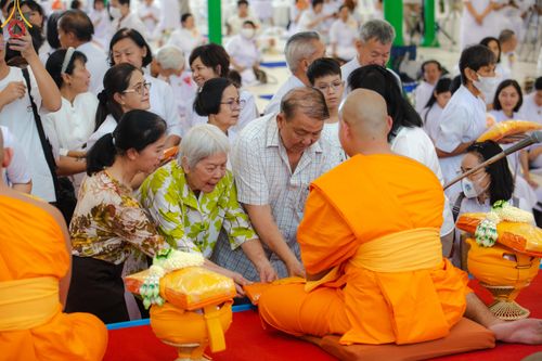 ภาพ No.137781:พิธีอุปสมบทสามเณรอุทิศชีวิต 11 รูป วันวิสาขบูชา พุธที่ 22 พฤษภาคม พ.ศ.2567 ณ อุโบสถ วัดพระธรรมกาย