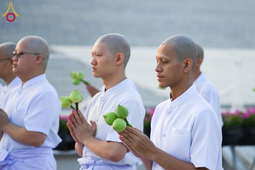 ภาพ No.320815:วันเสาร์ที่ 11 เมษายน พ.ศ.2569 พิธีเวียนประทักษิณ พิธีวันทาเจดีย์ โครงการอุปสมบทหมู่ บูชาธรรมหลวงพ่อธัมมชโย พ.ศ.2569 โครงการอุปสมบทหมู่ธรรมทายาท ระดับอุดมศึกษา รุ่น 53 (ภาคฤดูร้อน) ณ วัดพระธรรมกาย ปทุมธานี