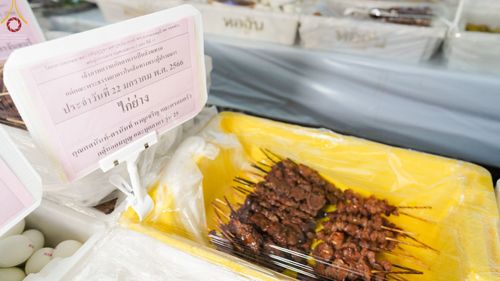 ภาพ No.73774:พิธีถวายภัตตาหารเป็นสังฆทาน แด่คณะพระธรรมยาตราฯ ในโครงการธรรมยาตรากตัญญูบูชา มหาปูชนียาจารย์ พระมงคลเทพมุนี(สด จนฺทสโร) พระผู้ปราบมาร อนุสรณ์สถาน 7 แห่ง ปีที่ 11 วันที่ 22 มกราคม พ.ศ. 2566