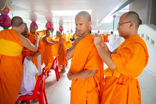 ภาพ No.321378:วันเสาร์ที่ 11 เมษายน พ.ศ.2569 พิธีขอบรรพชา พิธีขอสรณคมณ์และศีล, พิธีถวายบาตร พิธีอุปสมบท โครงการอุปสมบทหมู่ บูชาธรรมหลวงพ่อธัมมชโย พ.ศ.2569 โครงการอุปสมบทหมู่ธรรมทายาท ระดับอุดมศึกษา รุ่น 53 (ภาคฤดูร้อน) ณ วัดพระธรรมกาย ปทุมธานี